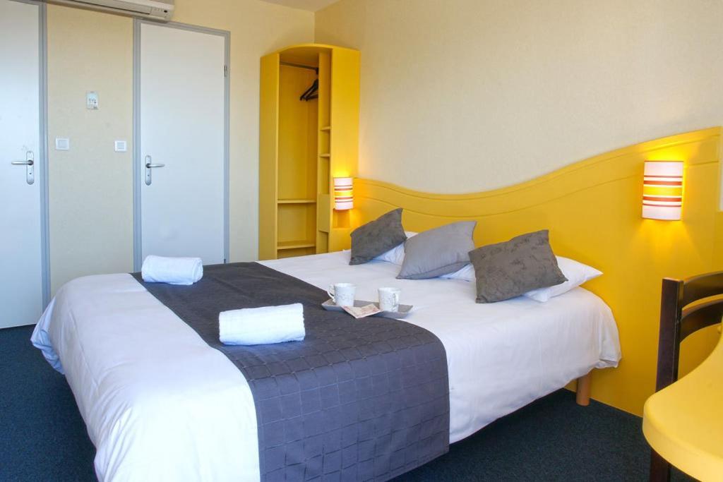Couett'Hotel Oloron Sainte Marie מראה חיצוני תמונה